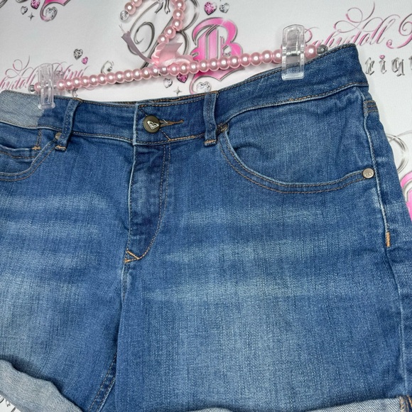 Roxy denim shorts logo on back pockets cute beachy waist band patchwork beach - Picture 7 of 10